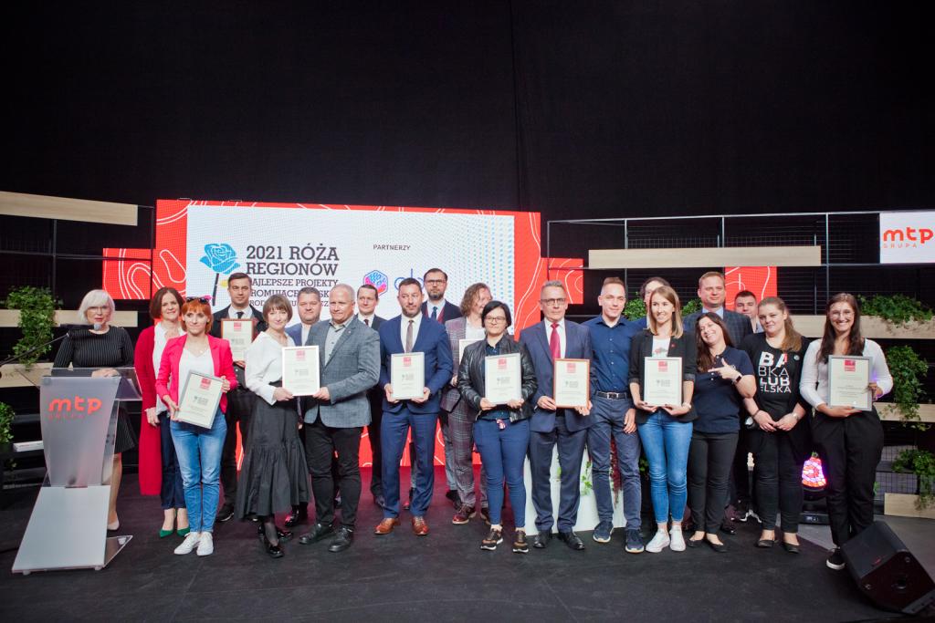 Zdjęcie grupowe laureatów konkursu