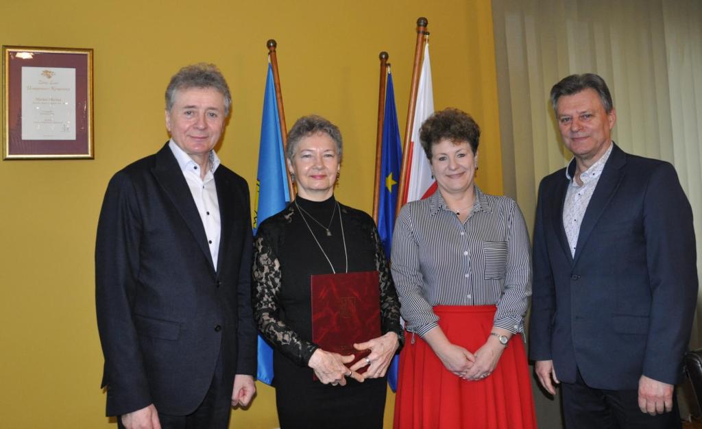 Renata Gabryś, Burmistrz Czechowic-Dziedzic, Przewodniczący Rady Miejskiej oraz Przewodnicząca Komisji Oświaty, Kultury i Sportu w gabinecie Burmistrza