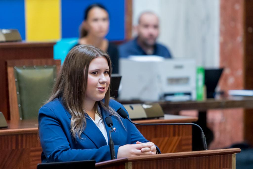 Zofia Świderek w budynku Urzędu Marszałkowskiego