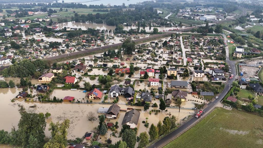 Widok na sytuację powodziową w Czechowicach-Dziedzicach, stan na poranek 17 września