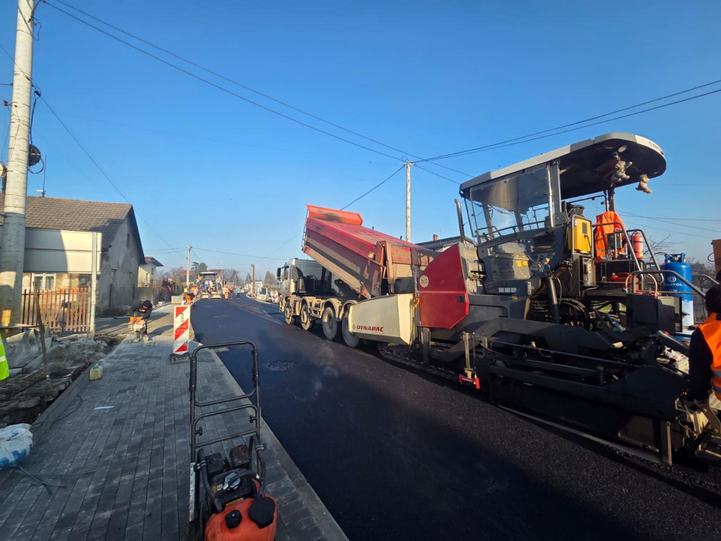 asfaltowanie ulicy Sikorskiego