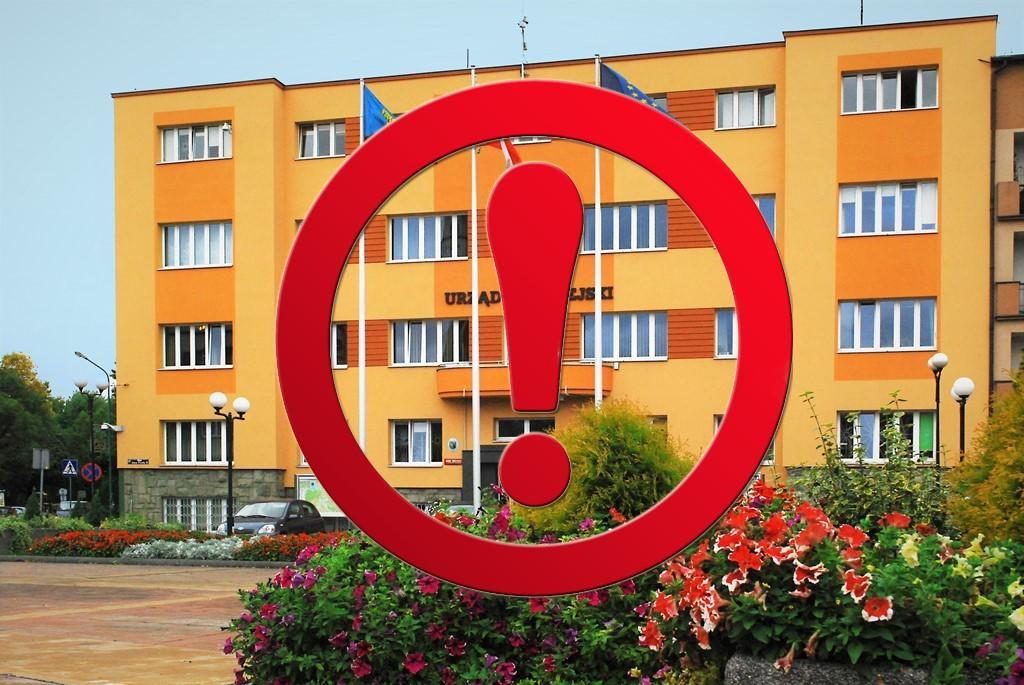 Urząd Miejski i wykrzyknik