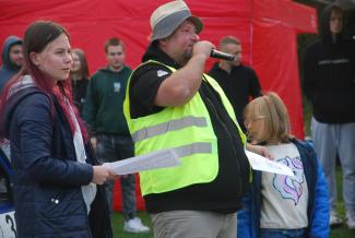 Wręczenie nagród w ramach zlotu pojazdów zabytkowych