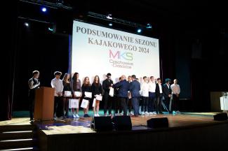 zawodnicy MKS-u na scenie