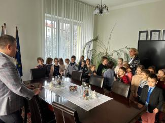 Przedszkolaki i młodzież z wizytą w Urzędzie Miejskim