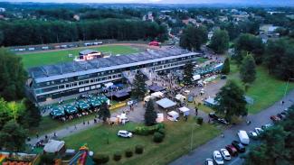 teren imprezy z drona