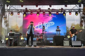 koncert Adosa Maya