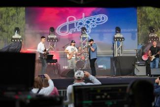 koncert Adosa Maya