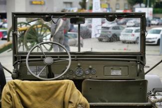 zabytkowy jeep