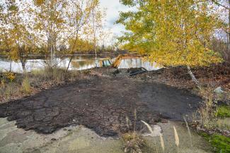wizyta członków Komisji Ochrony Środowiska na terenie tzw. dołów kwasowych