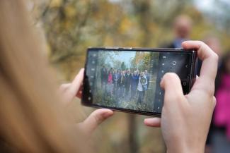 wizyta członków Komisji Ochrony Środowiska na terenie tzw. dołów kwasowych