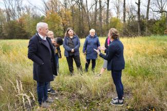 wizyta członków Komisji Ochrony Środowiska na terenie dawnego Terpenu