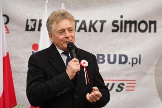 wręczenie nagród zawodnikom XXXIII Biegu Niepodległości w Czechowicach-Dziedzicach