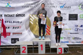 wręczenie nagród zawodnikom XXXIII Biegu Niepodległości w Czechowicach-Dziedzicach