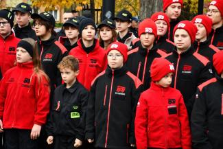 Obchody 107. rocznicy odzyskania przez Polskę niepodległości na Skwerze Stulecia w Czechowicach-Dziedzicach