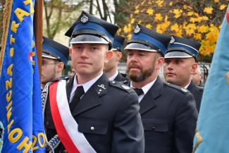 Obchody 107. rocznicy odzyskania przez Polskę niepodległości na Skwerze Stulecia w Czechowicach-Dziedzicach
