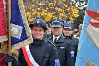 Obchody 107. rocznicy odzyskania przez Polskę niepodległości na Skwerze Stulecia w Czechowicach-Dziedzicach