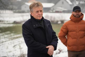 burmistrz w trakcie odbioru technicznego przepompowni