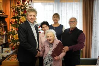 zdjęcie grupowe z Marianną Bobiec