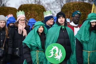 Orszak Trzech Króli w Zabrzegu - przemarsz na stadion