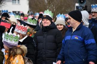 Orszak Trzech Króli w Zabrzegu - przemarsz na stadion