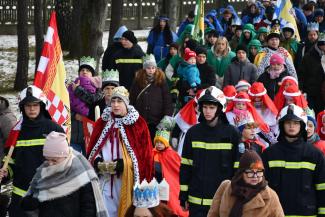 Orszak Trzech Króli w Zabrzegu - wejście na stadion