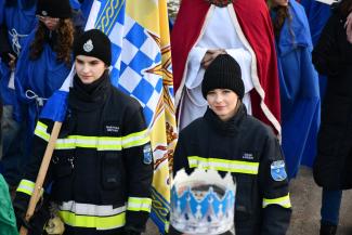 Orszak Trzech Króli w Zabrzegu - wejście na stadion
