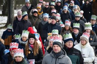 Orszak Trzech Króli w Zabrzegu - wejście na stadion
