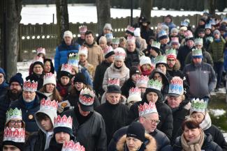 Orszak Trzech Króli w Zabrzegu - wejście na stadion