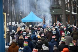 Orszak Trzech Króli w Zabrzegu - wejście na stadion