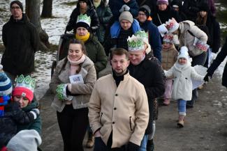 Orszak Trzech Króli w Zabrzegu - wejście na stadion