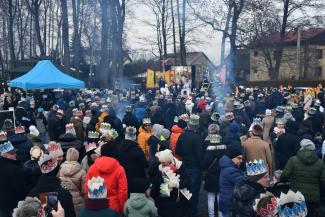 Orszak Trzech Króli w Zabrzegu - wejście na stadion