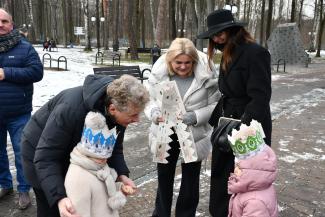 Orszak Trzech Króli w Zabrzegu - kolędowanie