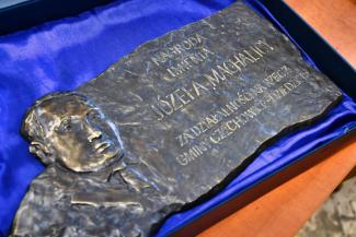 pamiątkowa tabliczka