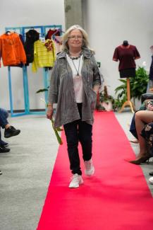 pokaz mody w bibliotece