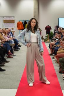 pokaz mody w bibliotece