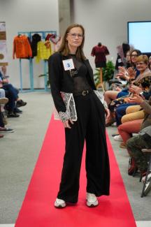 pokaz mody w bibliotece