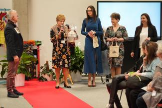 pokaz mody w bibliotece