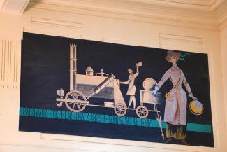 malowidła na ścianie dawnej poczekalni