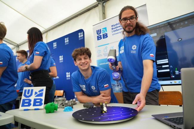 Piknik naukowy Uniwersytetu Bielsko-Bialskiego