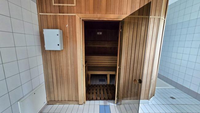 sauna na basenie wodnik
