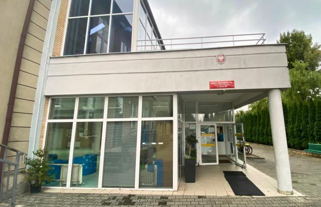 Budynek Szkoły Podstawowej nr 1 w Ligocie
