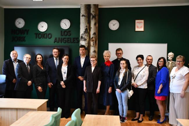 Zdjęcie grupowe w ekopracowni
