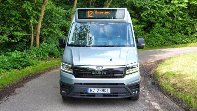 autobus linii nr 12